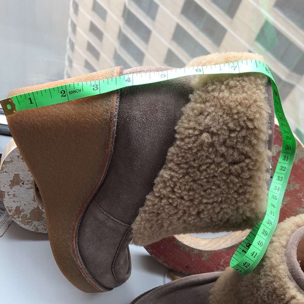 Ugg’s Flash $65 - image 3